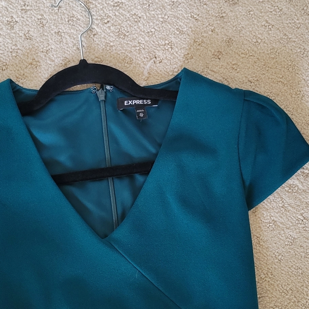 Express Green Dress - Picture 5 of 8